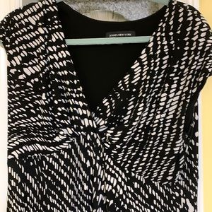 Women’s sleeveless dress. Size14